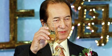Stanley Ho retires as chairman of SJM Holdings