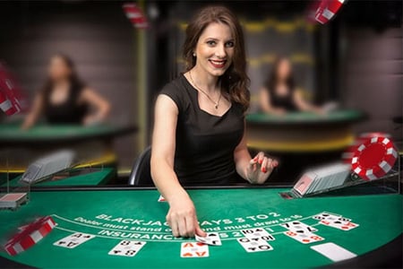 Win a share of $5k this weekend with Emu’s Live Casino Tournament