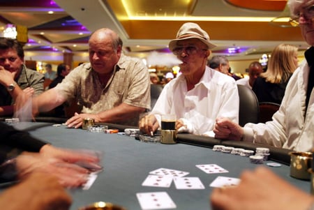 Rhode Island casino employees revitalise anti-smoking action