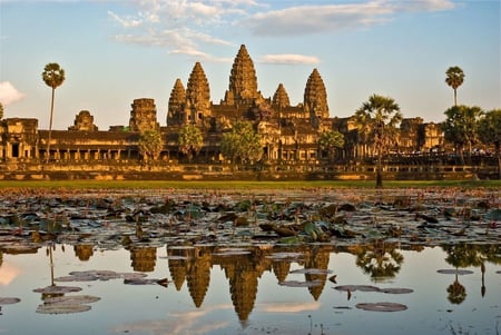 China-Cambodia Diplomatic Relations to Include War on Illegal Gambling