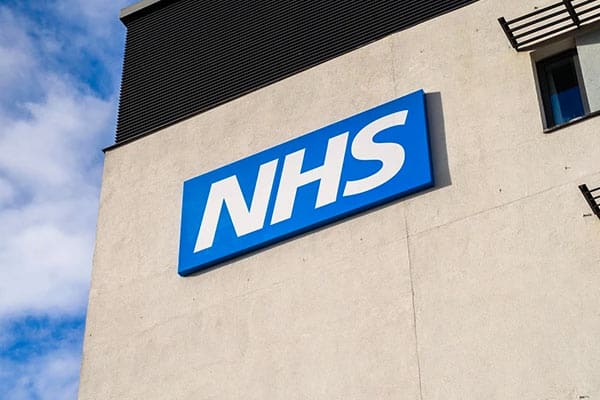 NHS announces UK's first gambling treatment clinic for children